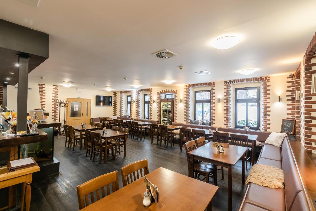 Hotel Perla Jizery Josefŭv Dŭl Ngoại thất bức ảnh