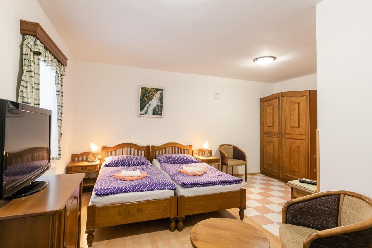 Hotel Perla Jizery Josefŭv Dŭl Ngoại thất bức ảnh