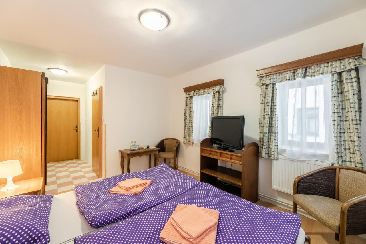 Hotel Perla Jizery Josefŭv Dŭl Ngoại thất bức ảnh