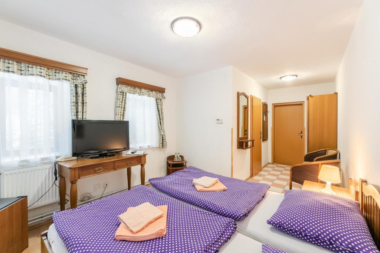 Hotel Perla Jizery Josefŭv Dŭl Ngoại thất bức ảnh