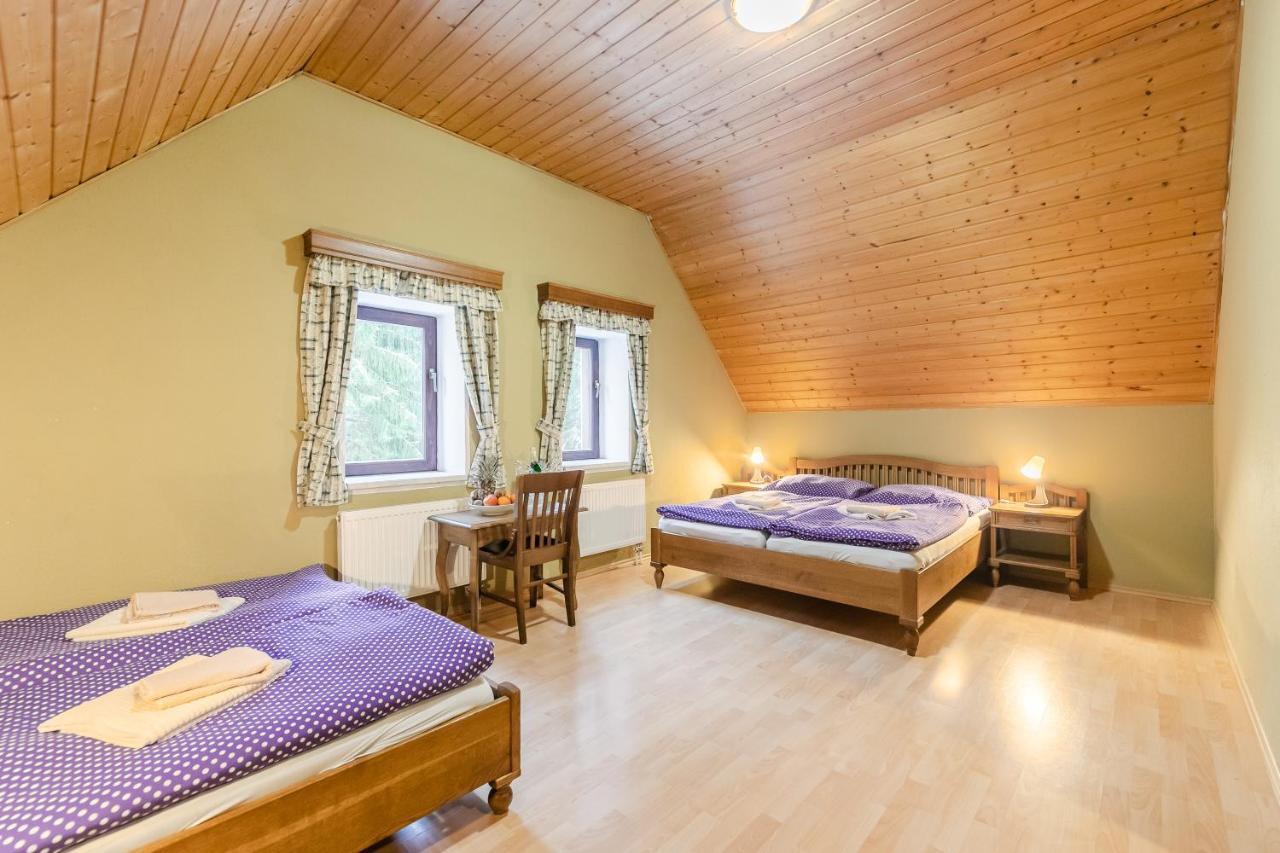 Hotel Perla Jizery Josefŭv Dŭl Ngoại thất bức ảnh