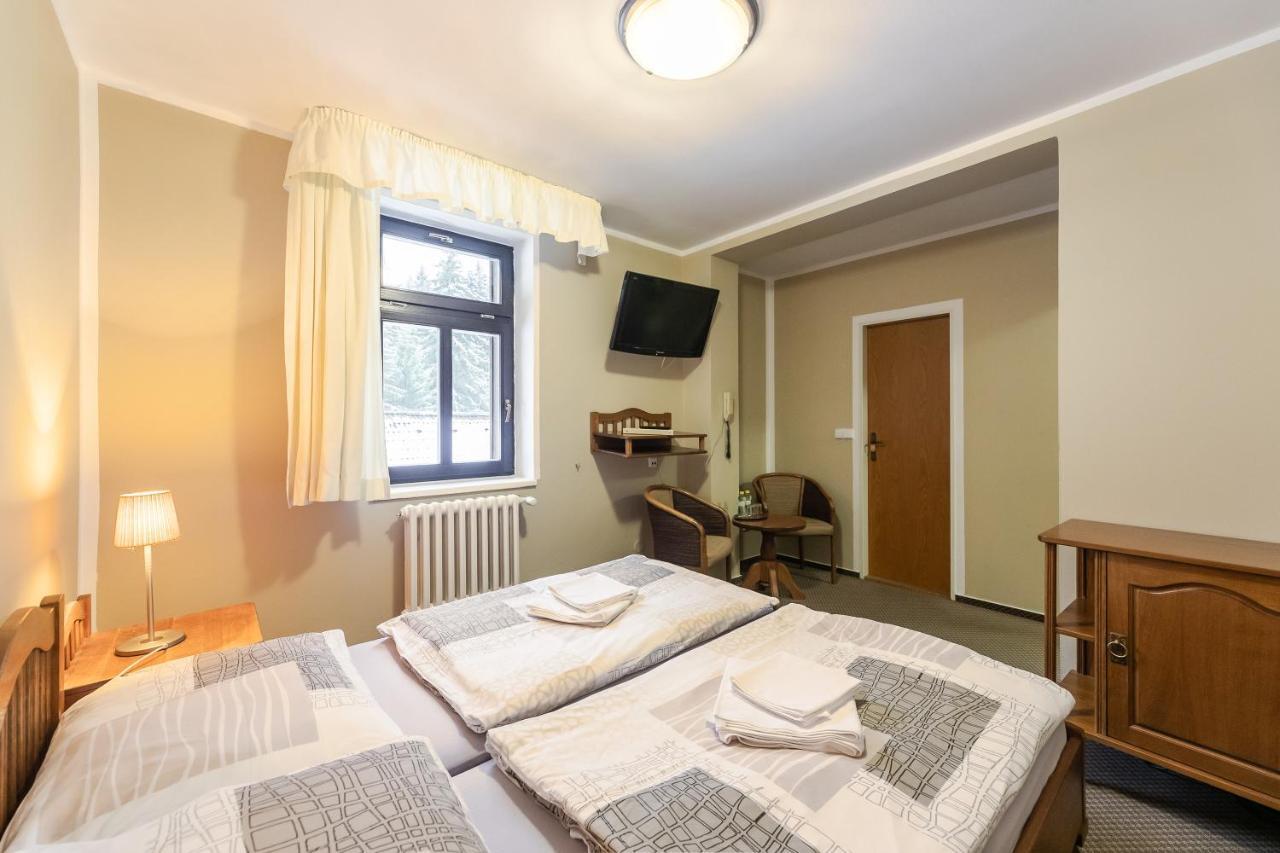 Hotel Perla Jizery Josefŭv Dŭl Ngoại thất bức ảnh