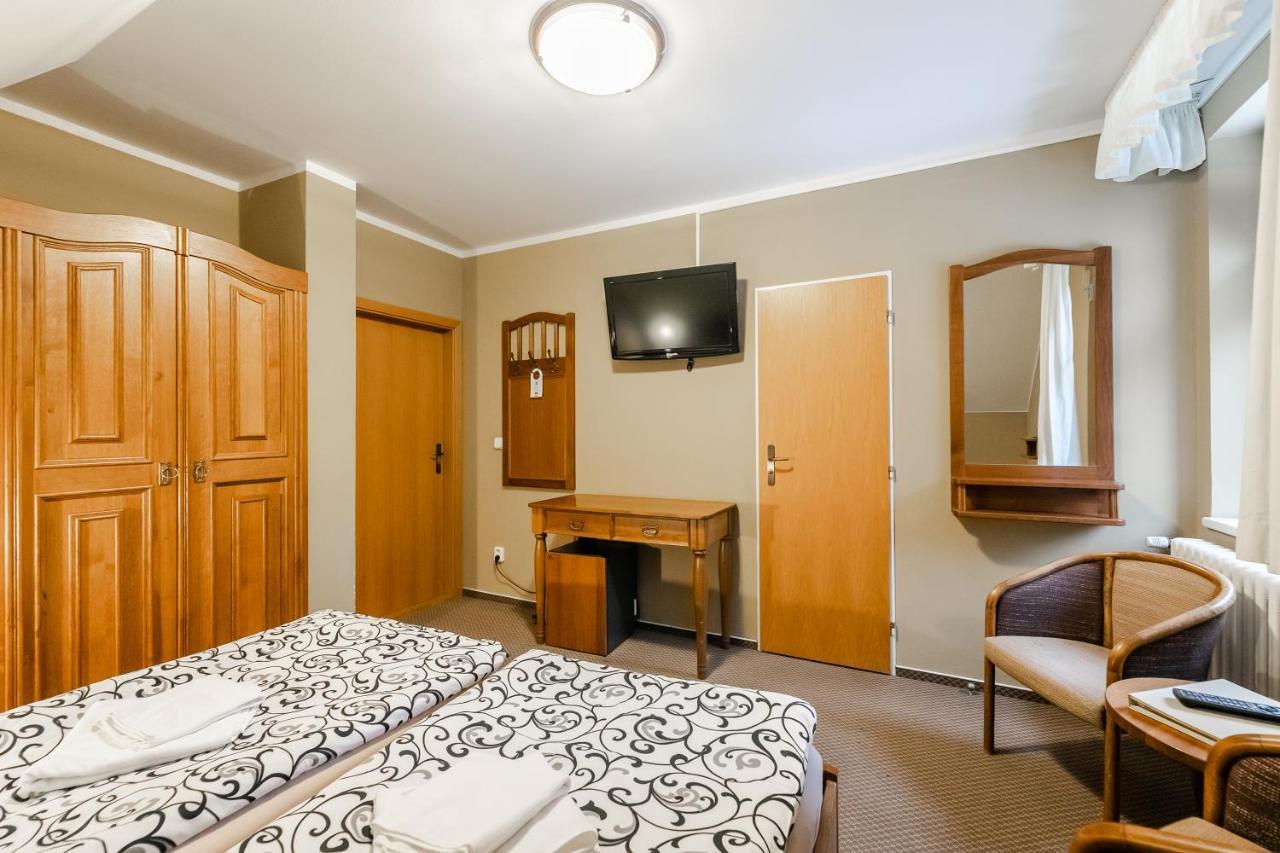 Hotel Perla Jizery Josefŭv Dŭl Ngoại thất bức ảnh
