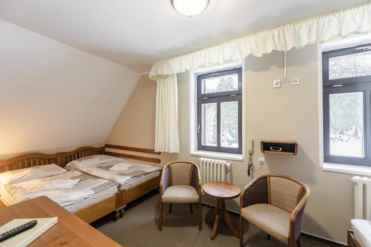 Hotel Perla Jizery Josefŭv Dŭl Ngoại thất bức ảnh