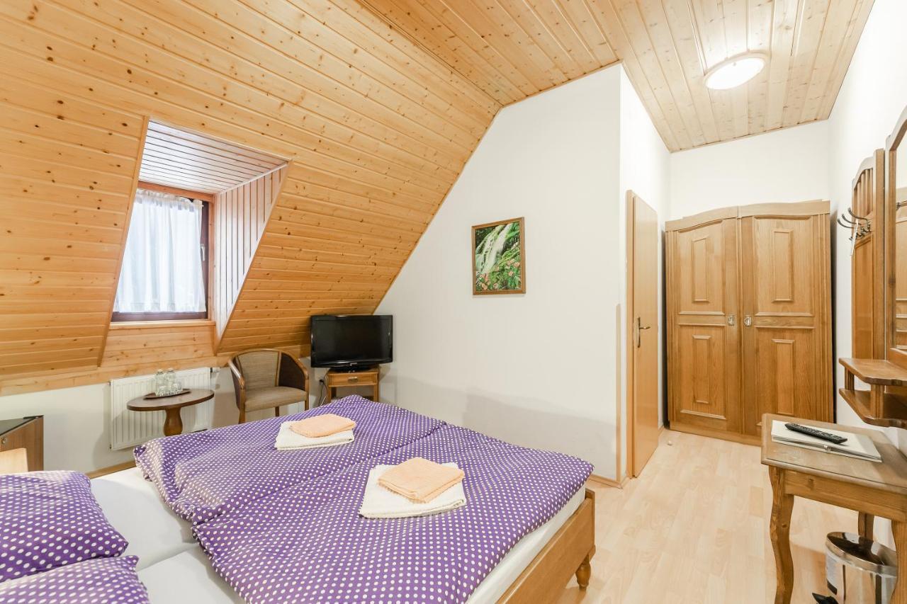Hotel Perla Jizery Josefŭv Dŭl Ngoại thất bức ảnh