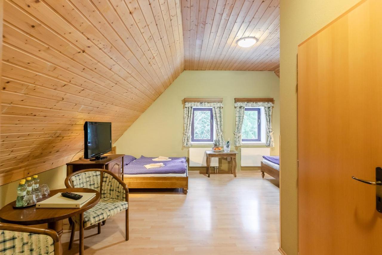 Hotel Perla Jizery Josefŭv Dŭl Ngoại thất bức ảnh