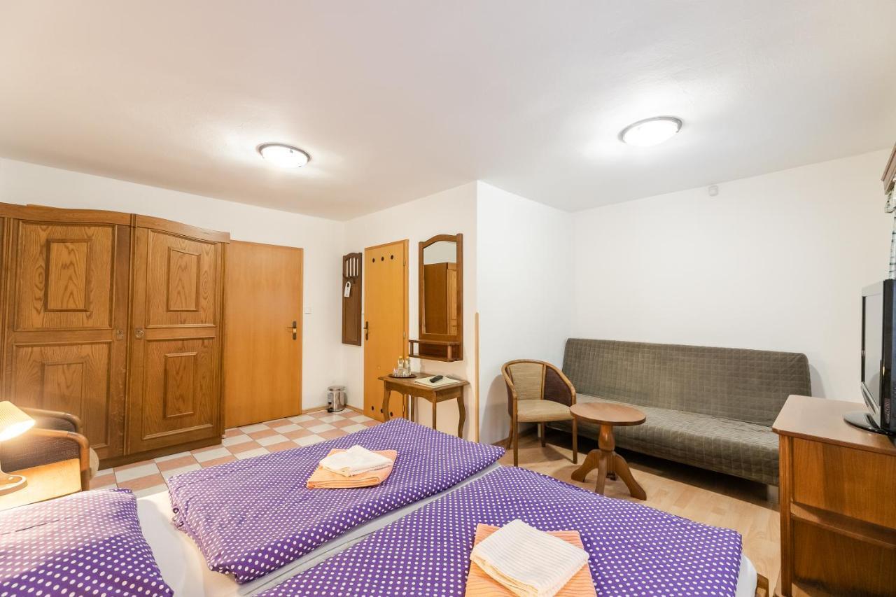 Hotel Perla Jizery Josefŭv Dŭl Ngoại thất bức ảnh