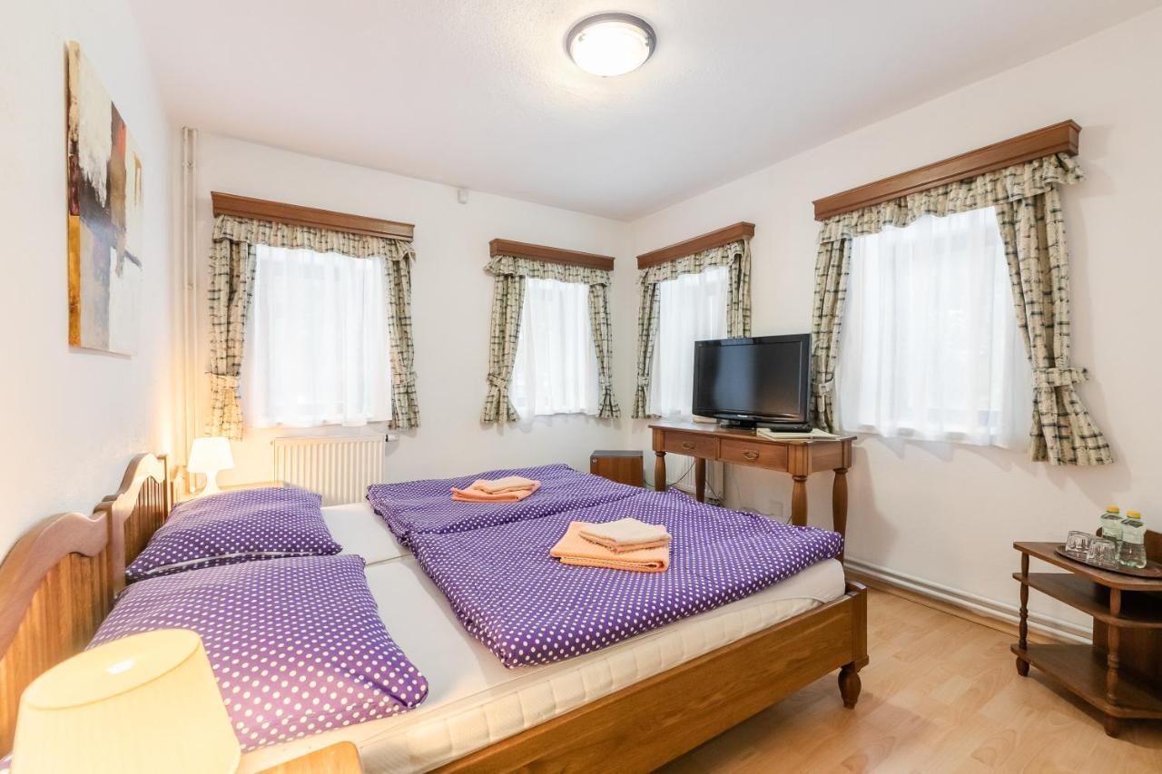 Hotel Perla Jizery Josefŭv Dŭl Ngoại thất bức ảnh
